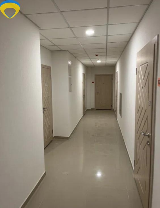 продажа трехкомнатной квартиры номер A-173481 в Приморском районе, фото номер 3
